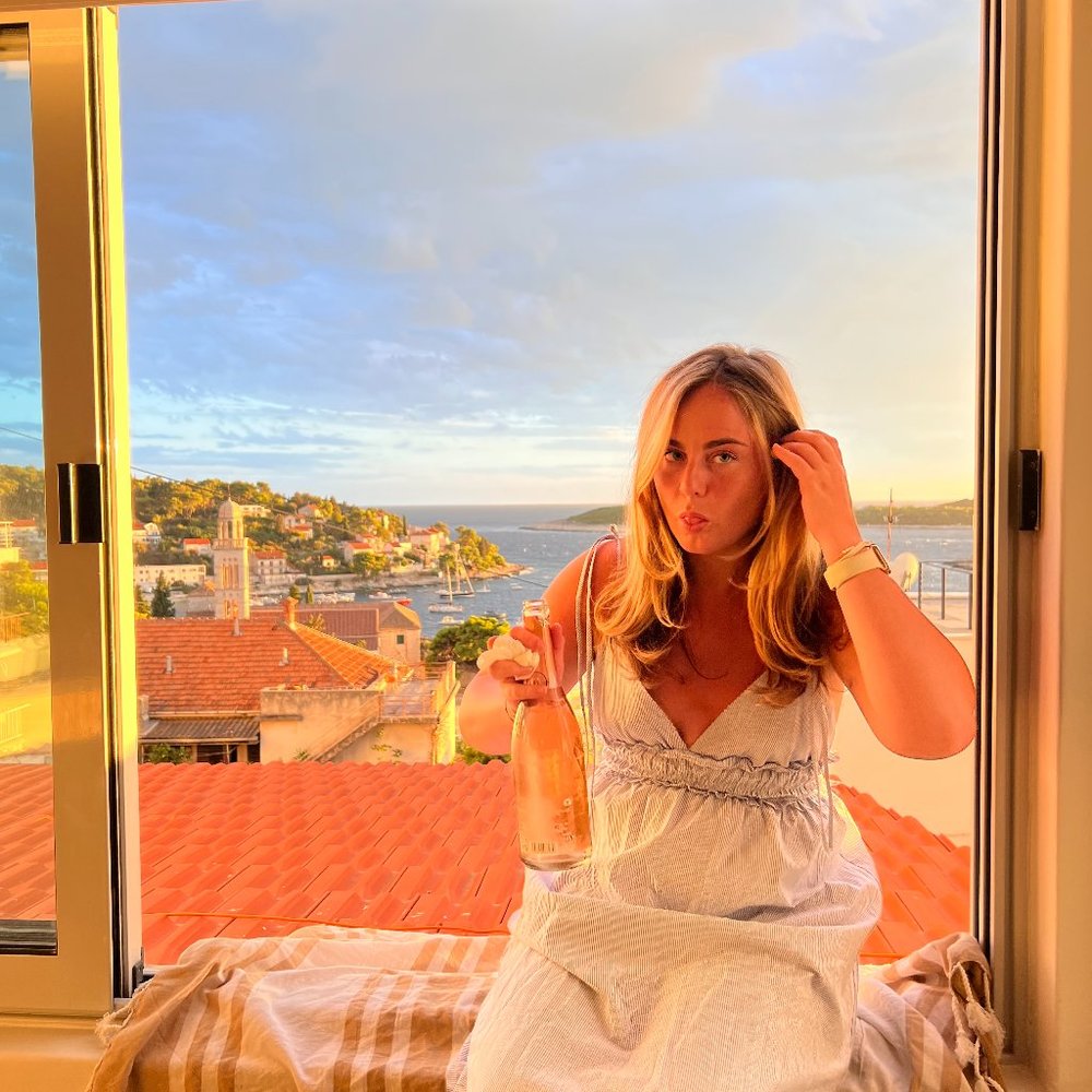 Meet your Posher, Ainsley